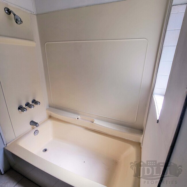 Building Photo - 3810 N 56th St