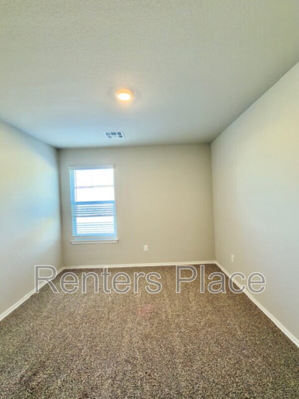 Building Photo - 14 Stonegate Dr