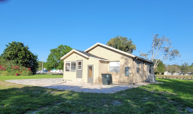 Building Photo - 1207 S 25th St