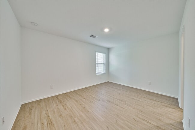 Building Photo - 3799 Solanum Dr