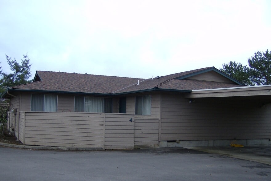 Building Photo - 3322 NE Lancaster St