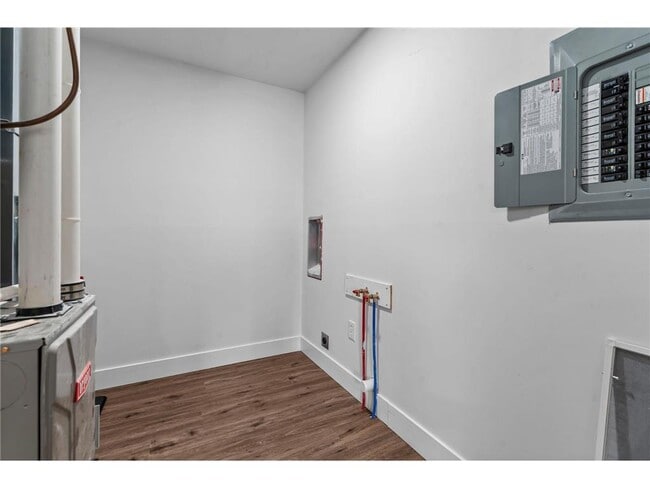 Building Photo - 1768 US-8