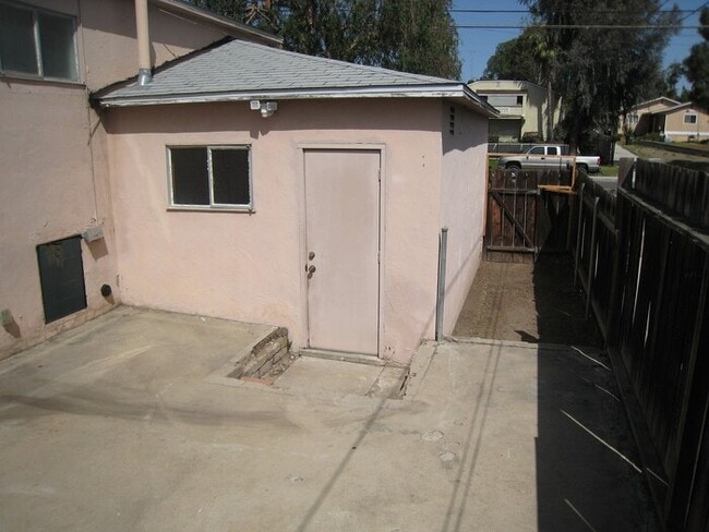 Building Photo - Beautiful La Mesa home w/ huge yard & garage