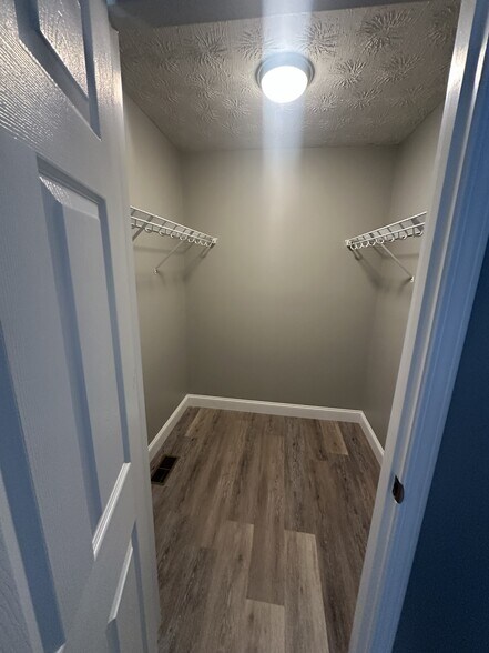 Building Photo - 795 Cedar Creek Rd