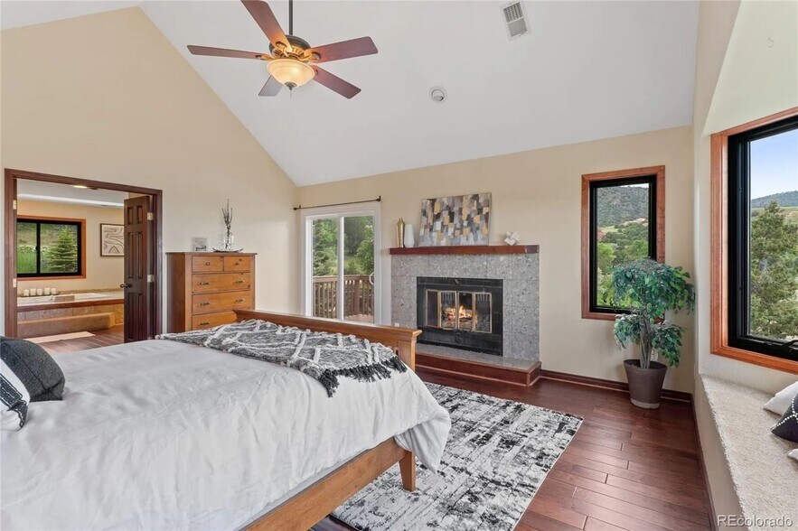Building Photo - 5979 Willow Springs Dr
