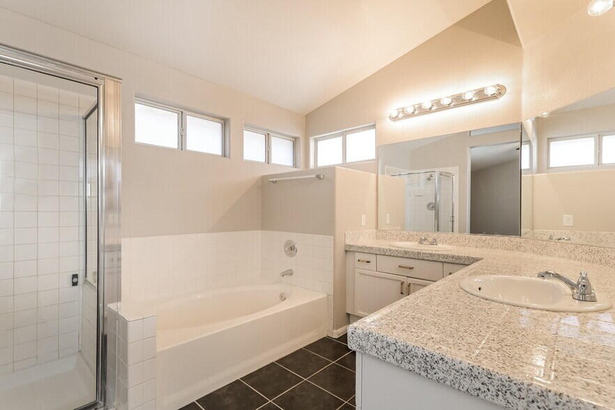 Building Photo - 132 Park Ridge Ln