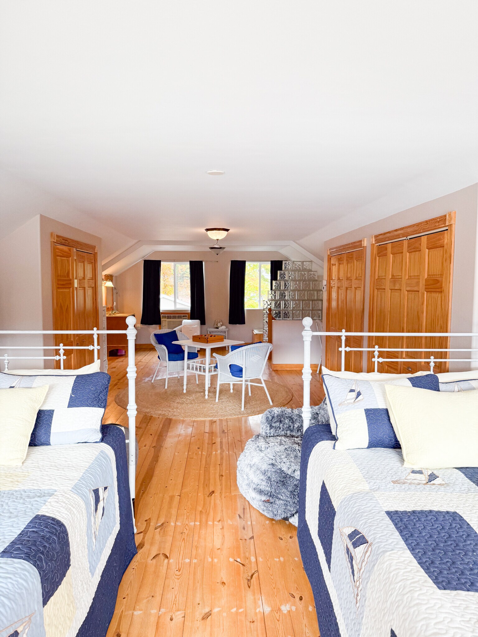 Building Photo - 440 S Peninsula Ln