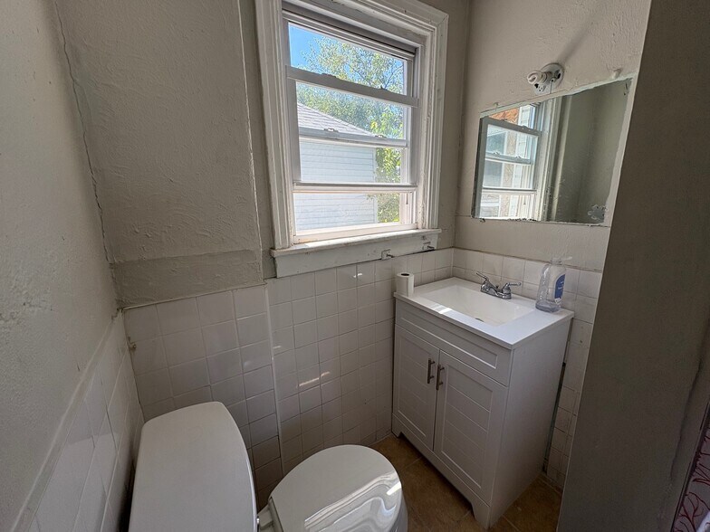 Building Photo - 207 Dunseith St