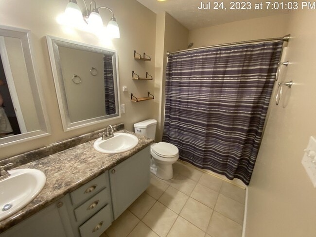 Building Photo - 413 Rushmore Ct