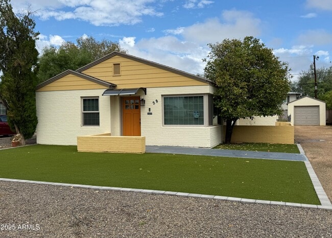 Building Photo - 58 W Encanto Blvd