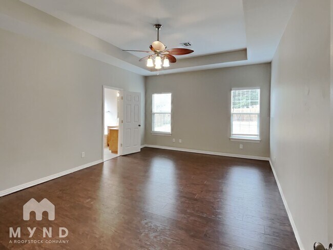 Building Photo - 214 Blake Dr