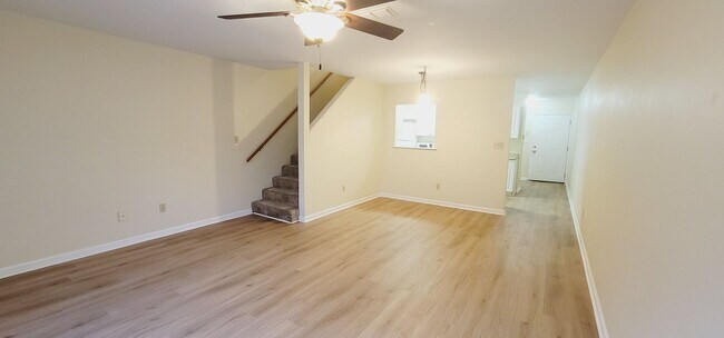 Building Photo - CLOSE TO CAMPUS 3/3 w/ Washer/Dryer, Will Have New Stainless Appliances, Lawn Maintenance Include...