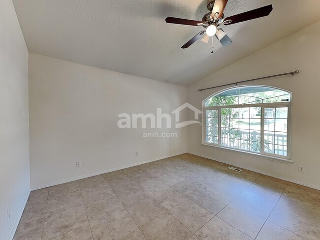 Building Photo - 1029 W Honker Dr