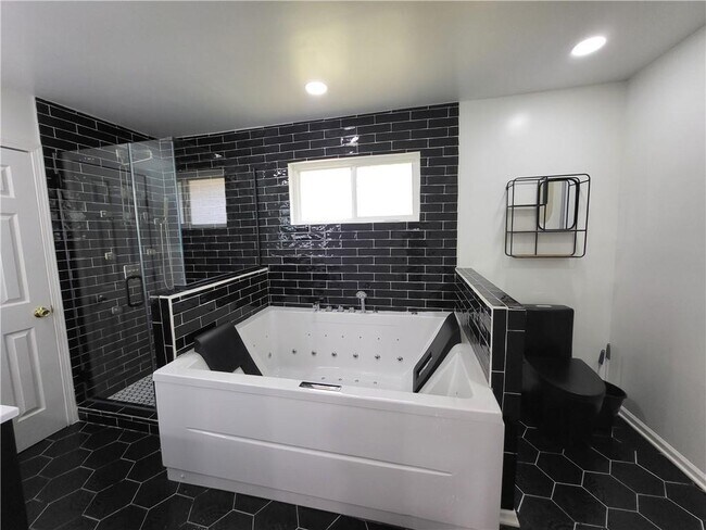 Building Photo - 6685 Hearth Ct
