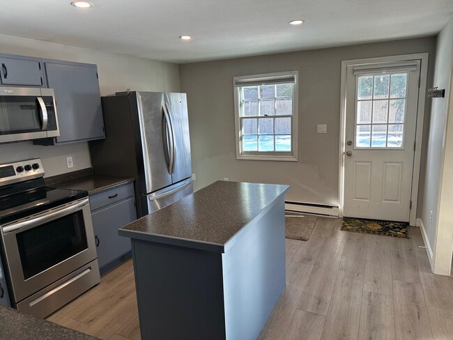 Building Photo - 2 Laperle Ave