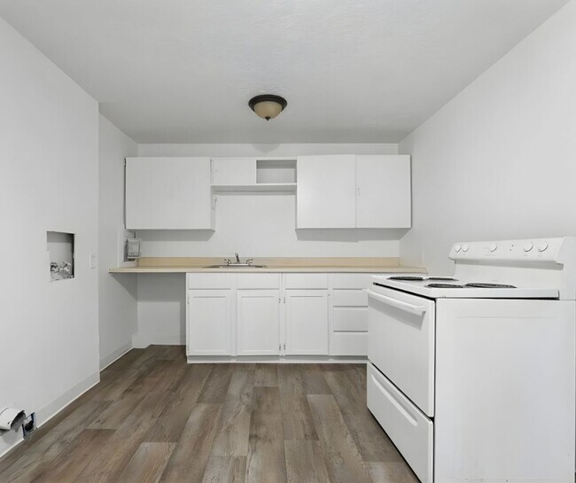 Building Photo - 0125-01