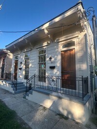 Building Photo - 1015 N Galvez St