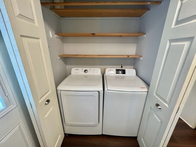 Building Photo - 3 Bedroom, 2 Bathroom w/ Covered Deck on Large Lot