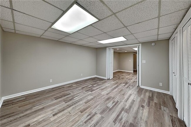 Building Photo - 220 Sabrina Ct