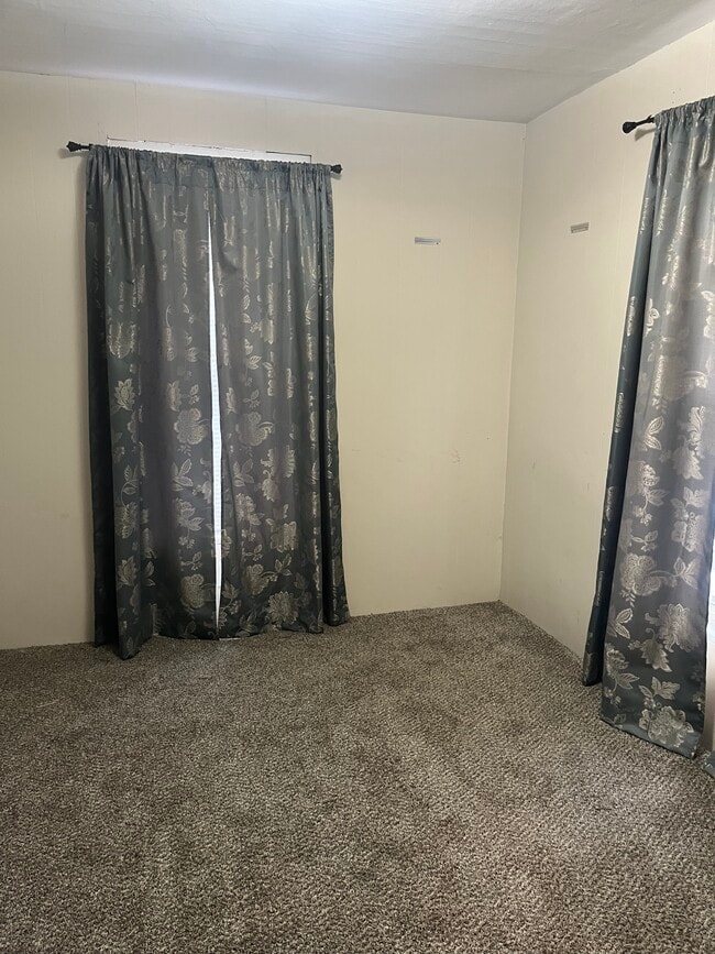 Building Photo - 1208 Chestnut Ave