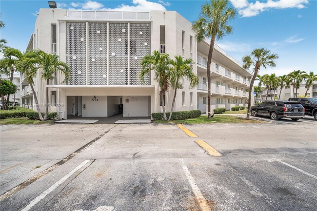 Building Photo - 7713 SW 88th St