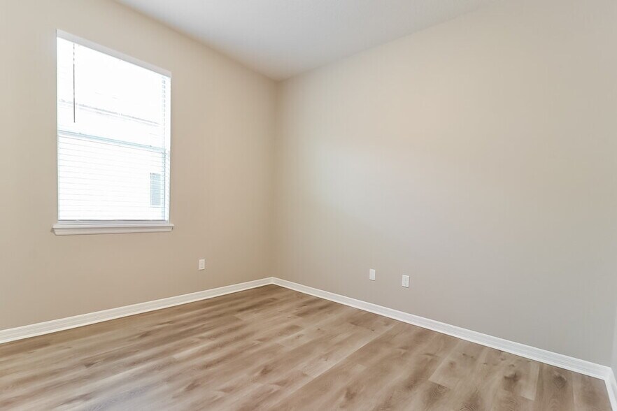 Building Photo - 1133 Lauren Manor Loop