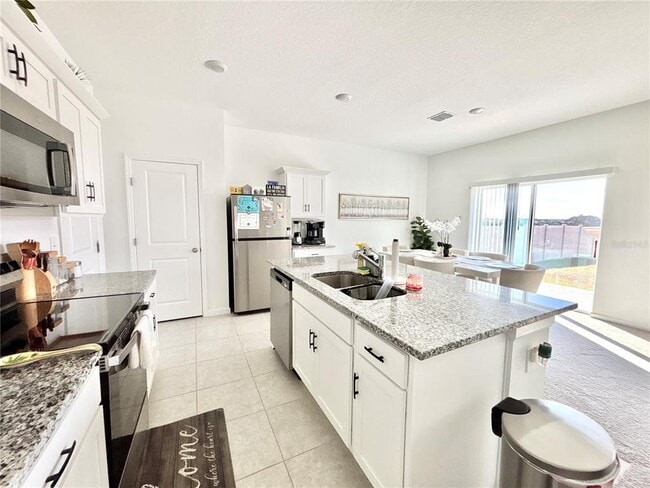 Building Photo - 2532 Peony Pl