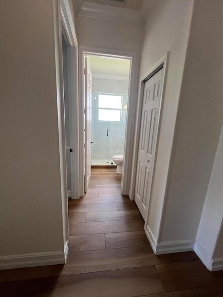 Building Photo - 104 NW Pleasant Grove Way