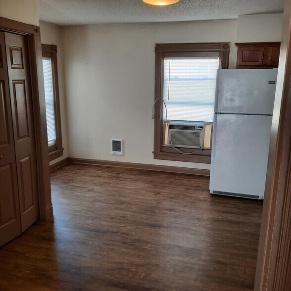 Kitchen/dining - 1512 S 6th St
