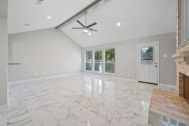 Building Photo - 16111 Fan Tail Dr