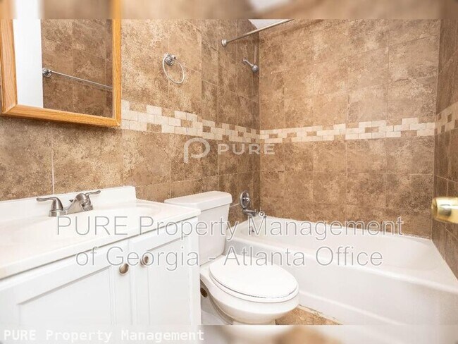 Building Photo - 2895 Lakemont Pl SW