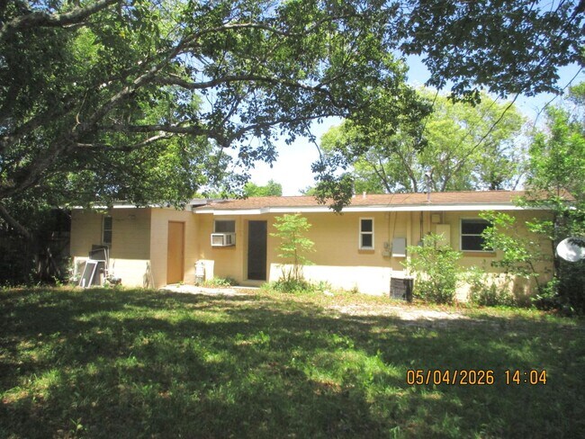 Building Photo - Charming 3 bedroom 1 bathroom Daytona Beach