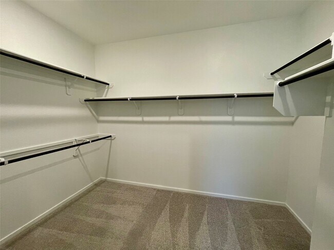 Building Photo - 17202 Coppice Oak Dr