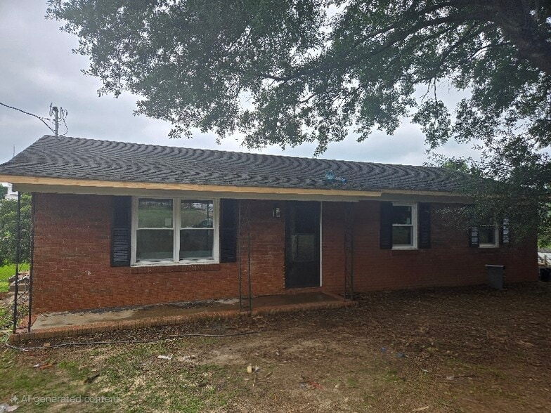 Primary Photo - 235 Roseborough Rd