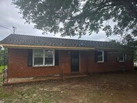 Building Photo - 235 Roseborough Rd