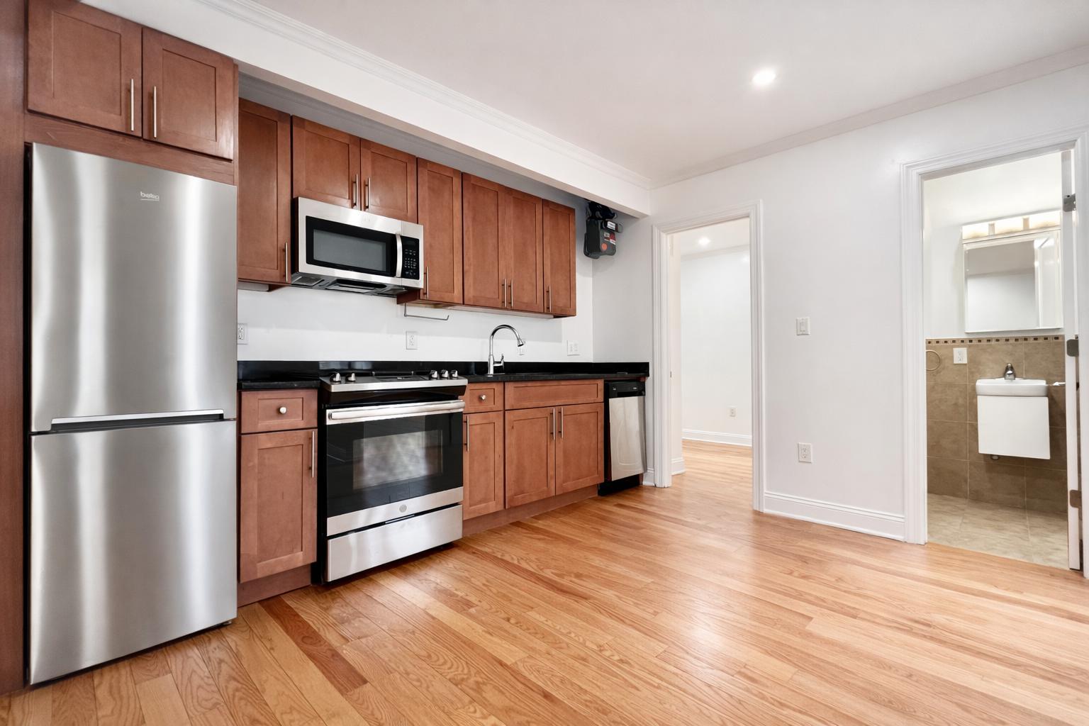 Building Photo - 125 Sherman Ave