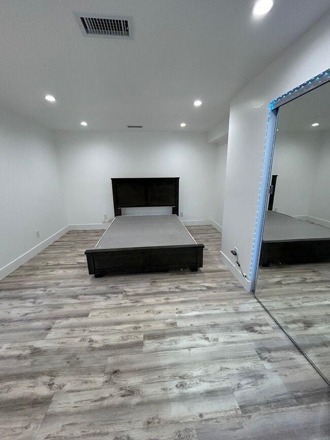 Building Photo - 1858 W 83rd St