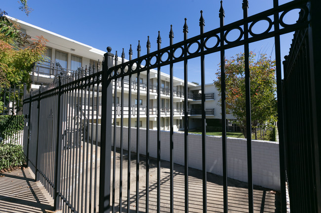 Building Photo - Perry Street Flats