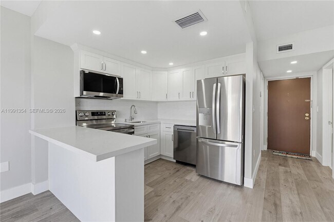 Building Photo - 300 NW 42nd Ave