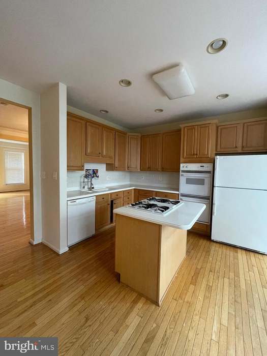 Building Photo - 8077 Sebon Dr