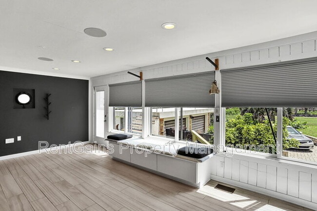 Building Photo - 5084 Atlantic View