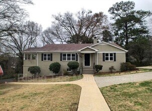 Building Photo - 724 Self Dr