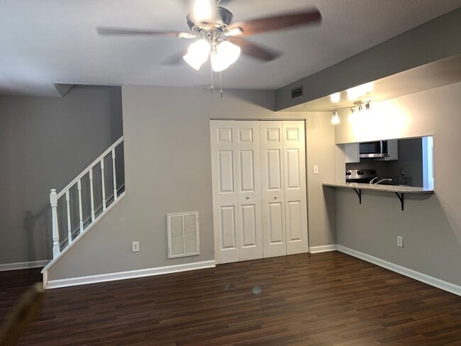 Building Photo - Trendy Renovated Raleigh Townhome In Ralei...