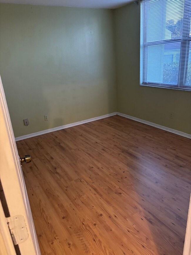 Building Photo - Charming 2BR Condo in Clearwater