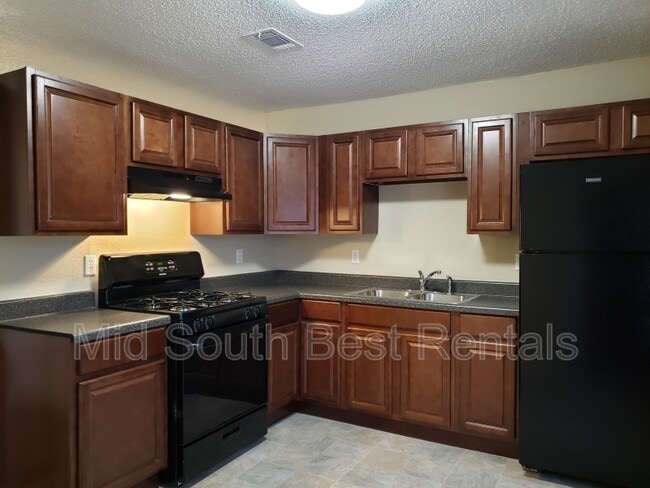 Building Photo - 26 Hiland Pl