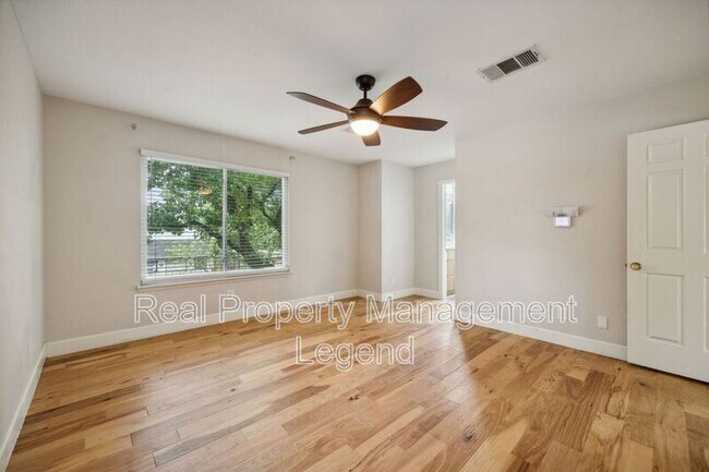 Building Photo - 2701 Harmon Dr