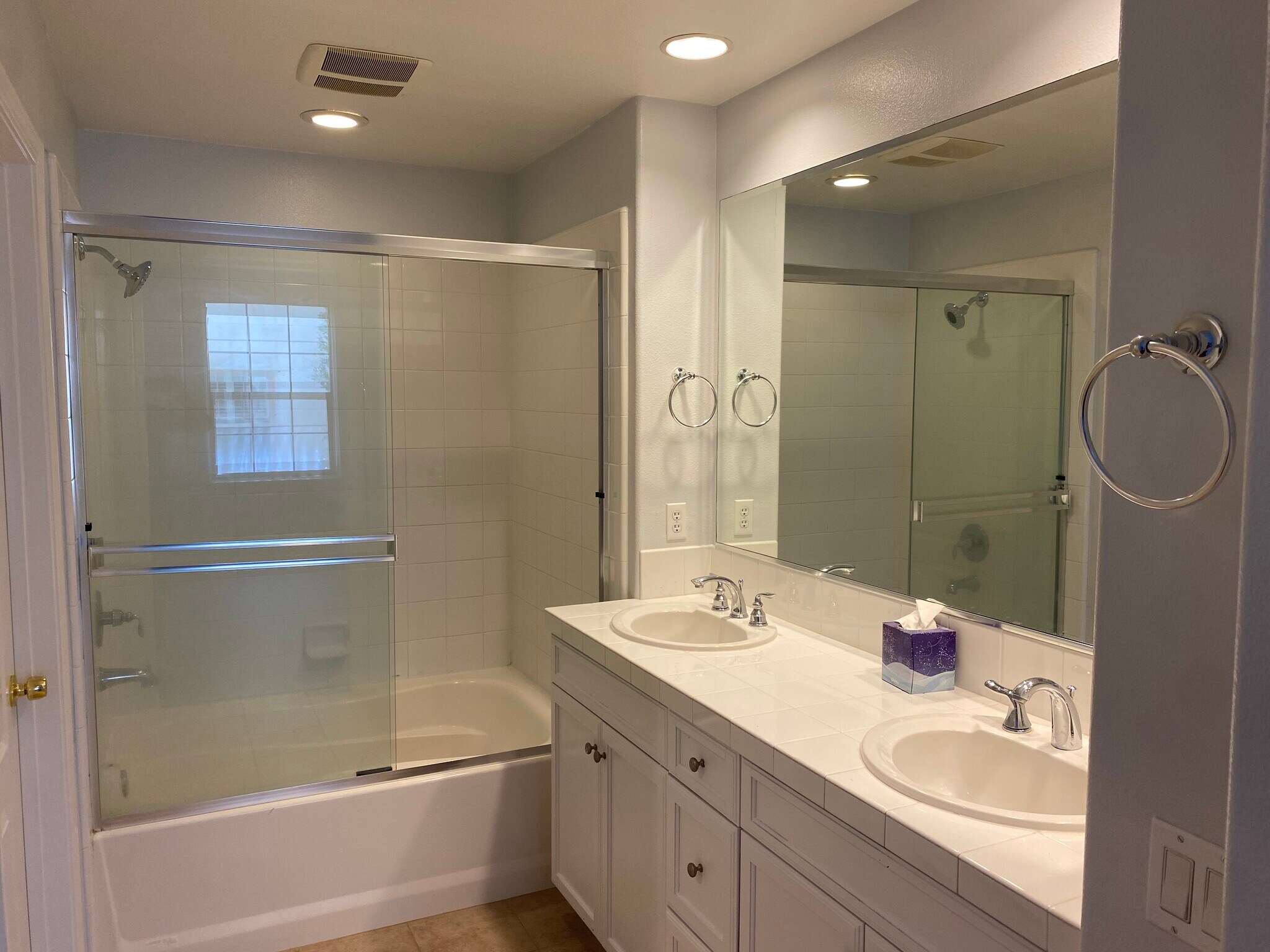 Building Photo - 101 Hallmark