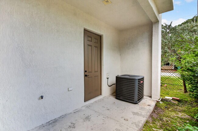 Building Photo - 444 NW 41st St