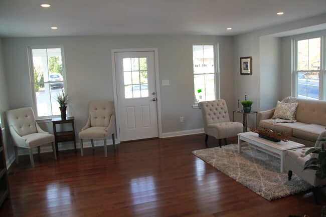 Building Photo - 55 Franklin Ave