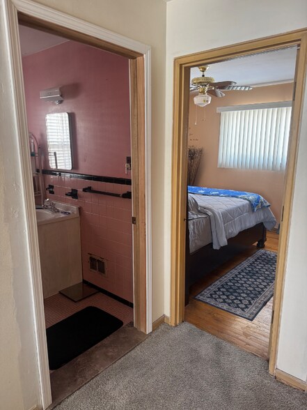 Building Photo - 20455 Strathmoor St